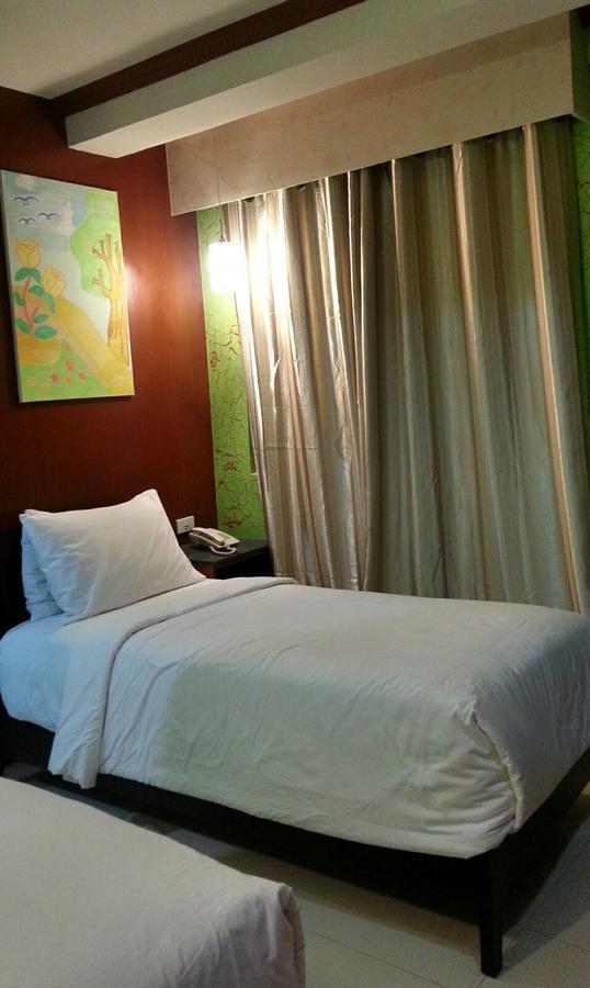 Tinhat Halal حلال Certified Boutique Hotel And Restaurant Davao City Dış mekan fotoğraf