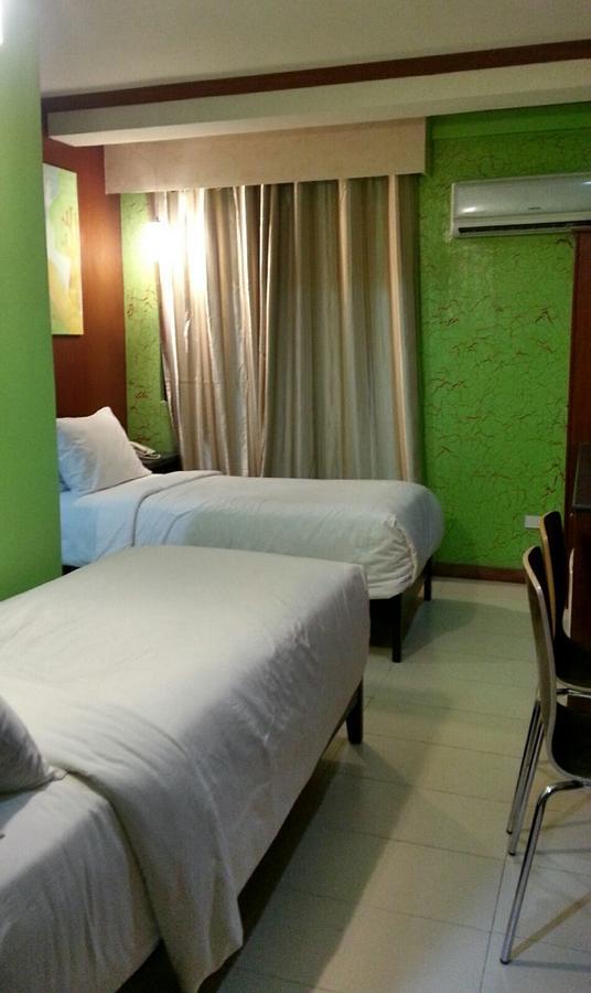 Tinhat Halal حلال Certified Boutique Hotel And Restaurant Davao City Dış mekan fotoğraf
